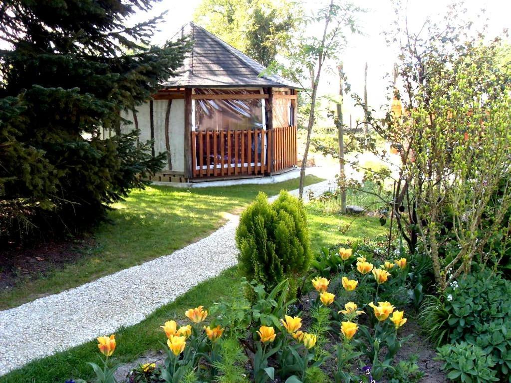 مبيت وإفطار Saint-Pierre-de-Plesguen Les Petites Chapelles المظهر الخارجي الصورة