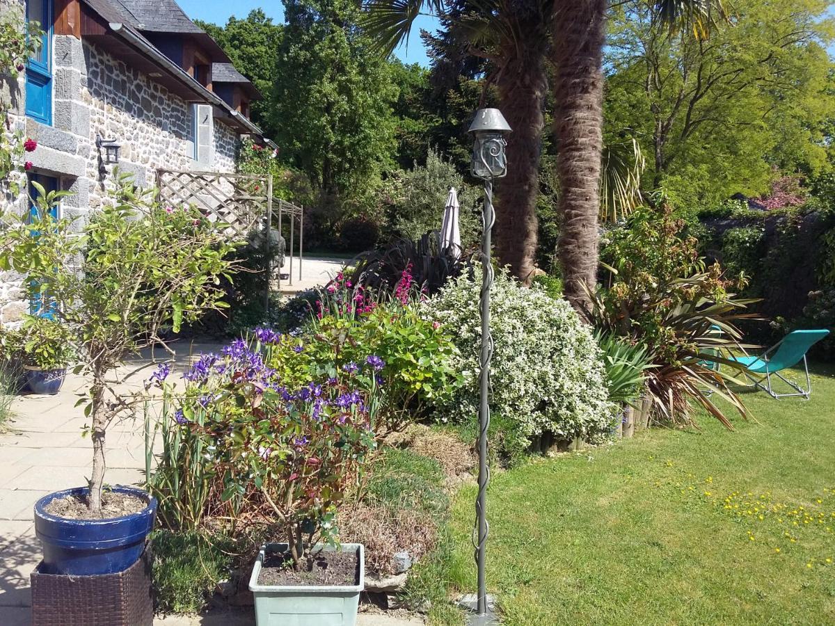 مبيت وإفطار Saint-Pierre-de-Plesguen Les Petites Chapelles المظهر الخارجي الصورة